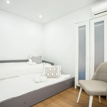 Apartment Luxury Picadeiro I By Rent4all *