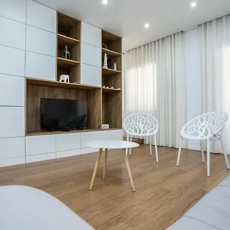 Luxury Picadeiro I By Rent4all Apartment *