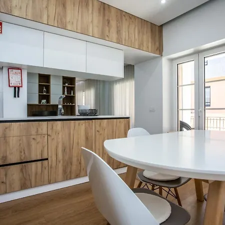 Apartment Luxury Picadeiro I By Rent4all *