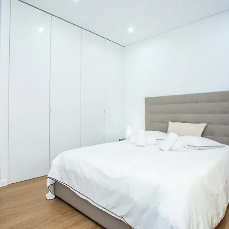 Apartment Luxury Picadeiro I By Rent4all *