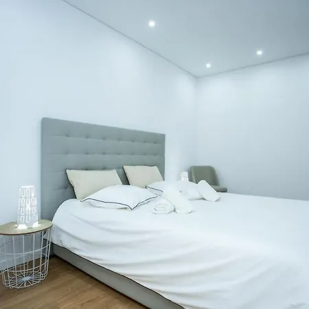Apartment Luxury Picadeiro I By Rent4all *