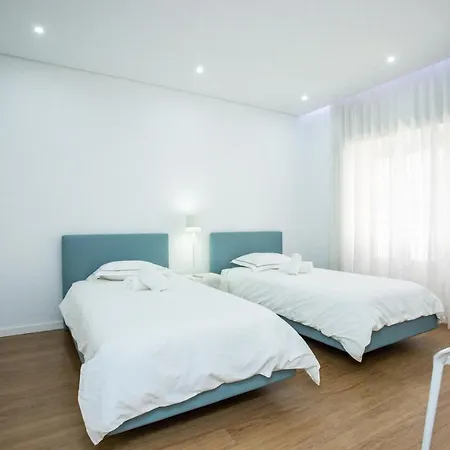 Luxury Picadeiro I By Rent4all Apartment